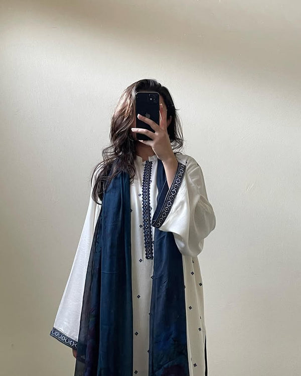 Vanzila  Embroidered